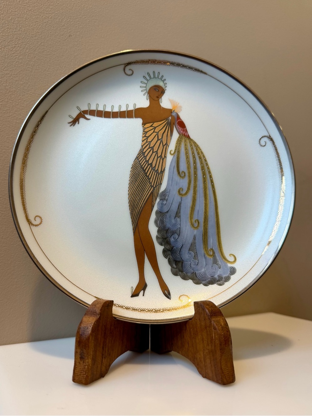 House of Erté Diva ll Franklin Mint Limited Edition Plate & Carved Wooden Stand